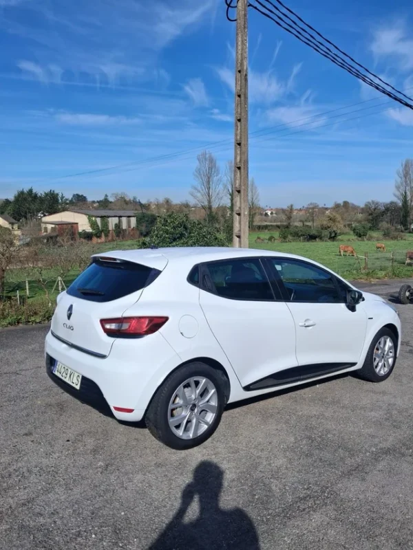 renault-clio-2028-1