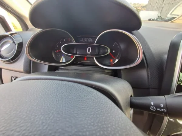 renault-clio-2028-3