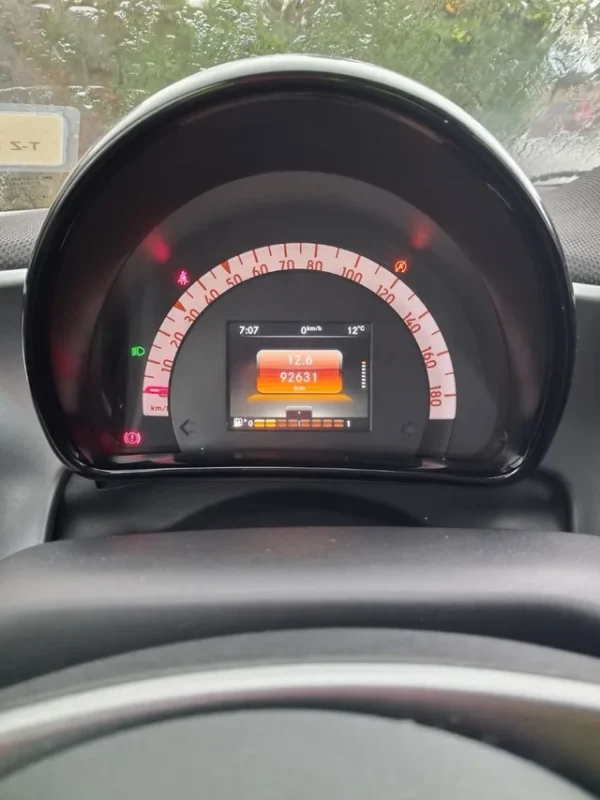 smart-fourfour-5